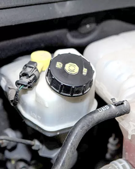 Những lưu ý với dầu phanh mà bạn cần biết